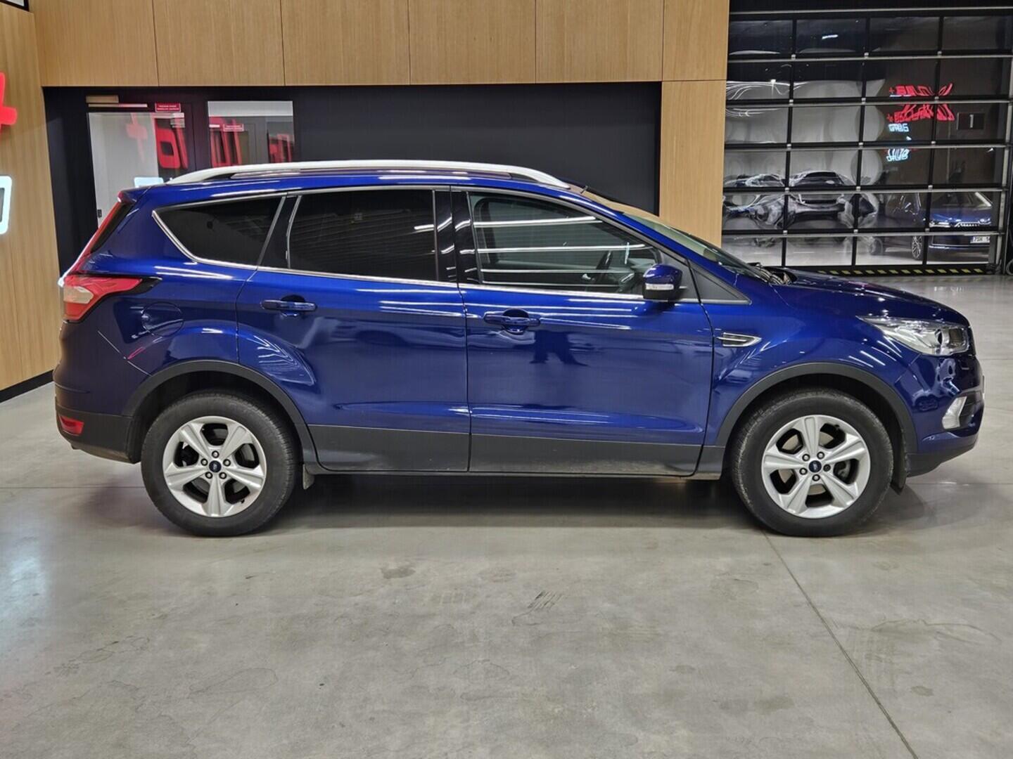 OV190V09483_12.webp_KUGA Titanium 1.5  110 kW manuál