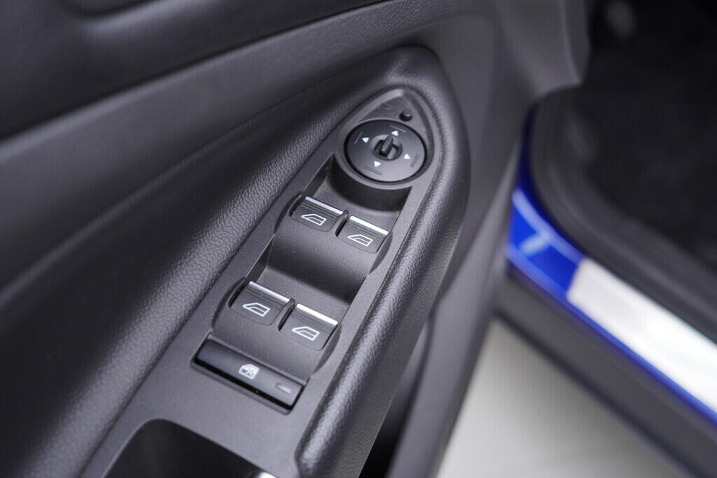 OV190V09483_20.webp_KUGA Titanium 1.5  110 kW manuál