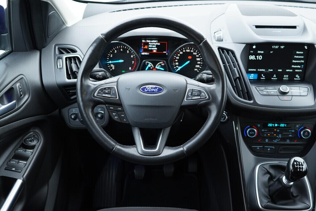 OV190V09483_26.webp_KUGA Titanium 1.5  110 kW manuál