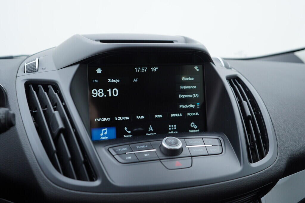 OV190V09483_27.webp_KUGA Titanium 1.5  110 kW manuál