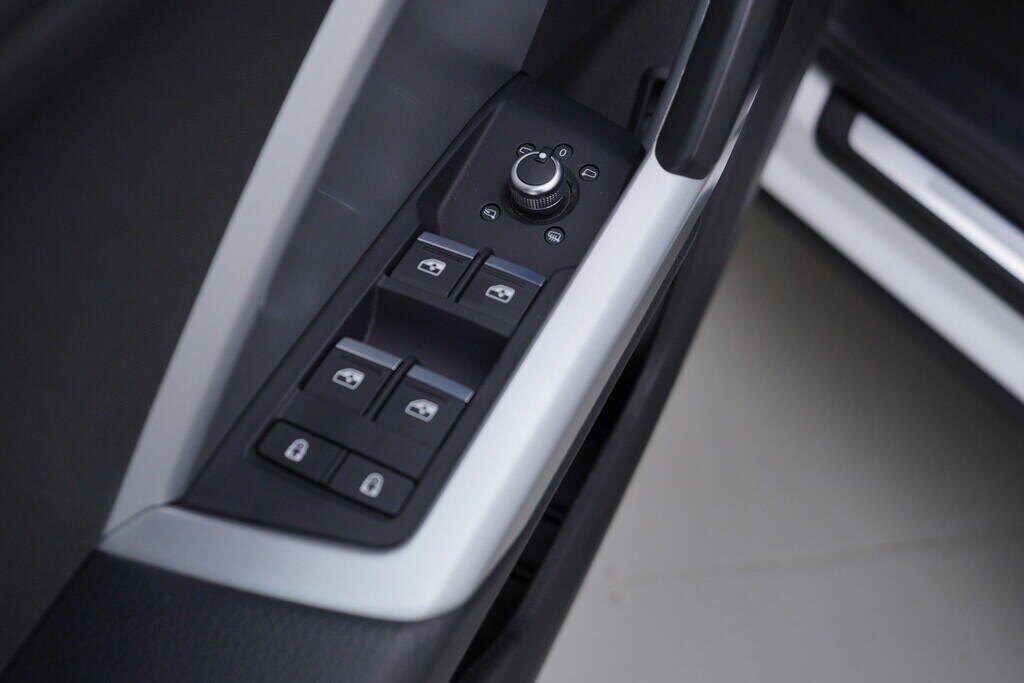 OV190V09485_20.webp_Q3 Advanced 2.0 TSI 140 kW automat, DPH