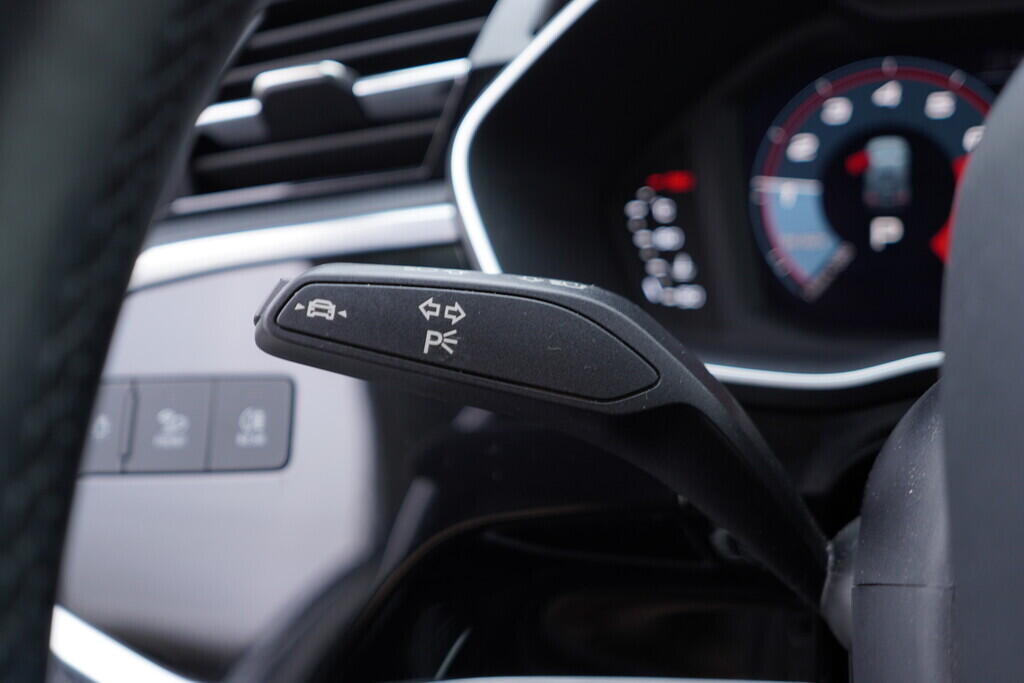 OV190V09485_23.webp_Q3 Advanced 2.0 TSI 140 kW automat, DPH