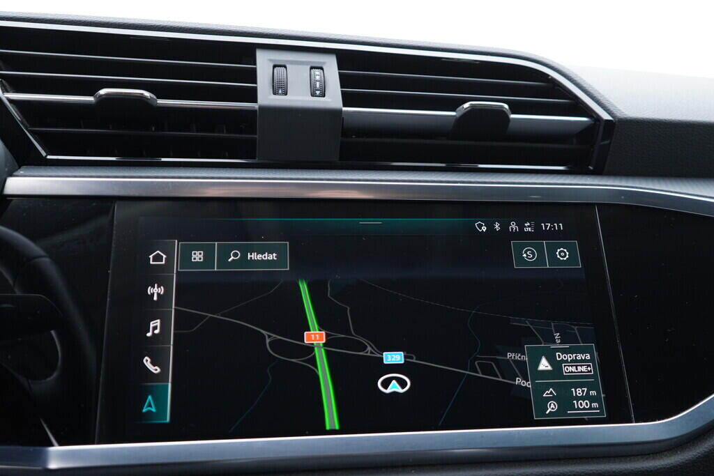 OV190V09485_31.webp_Q3 Advanced 2.0 TSI 140 kW automat, DPH