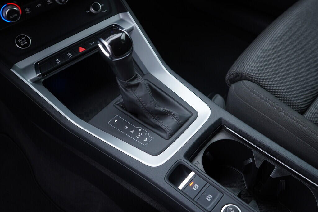 OV190V09485_35.webp_Q3 Advanced 2.0 TSI 140 kW automat, DPH