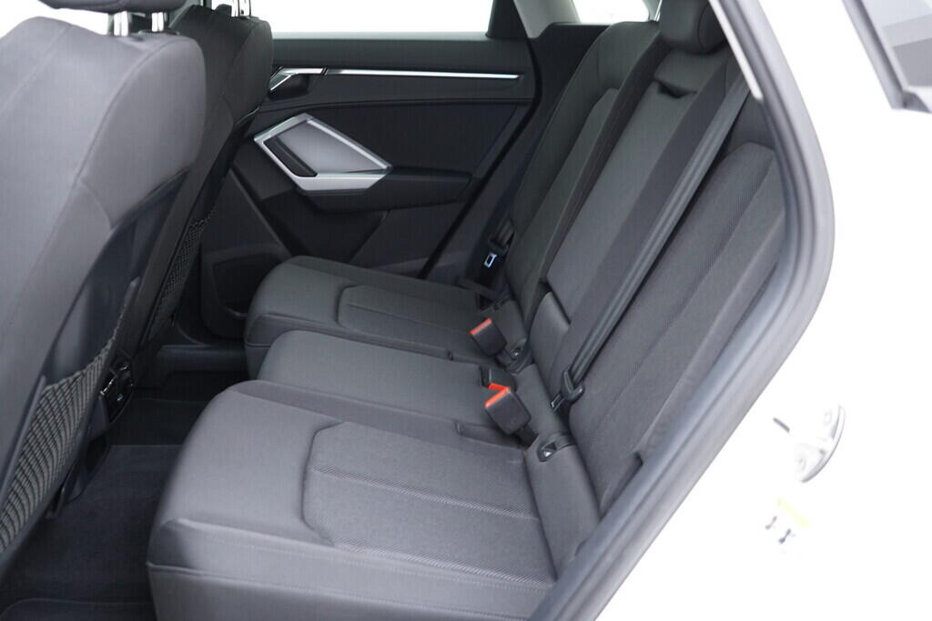 OV190V09485_38.webp_Q3 Advanced 2.0 TSI 140 kW automat, DPH