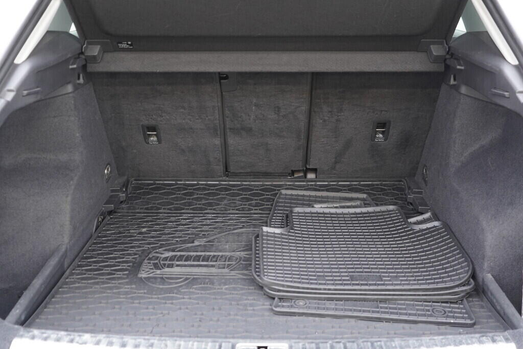 OV190V09485_39.webp_Q3 Advanced 2.0 TSI 140 kW automat, DPH