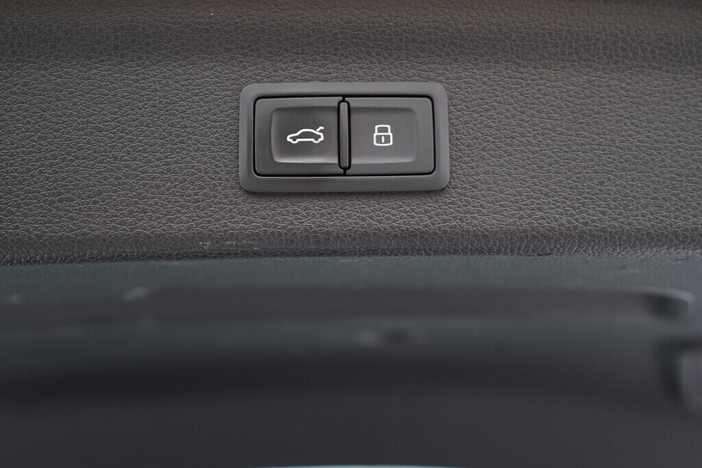 OV190V09485_42.webp_Q3 Advanced 2.0 TSI 140 kW automat, DPH