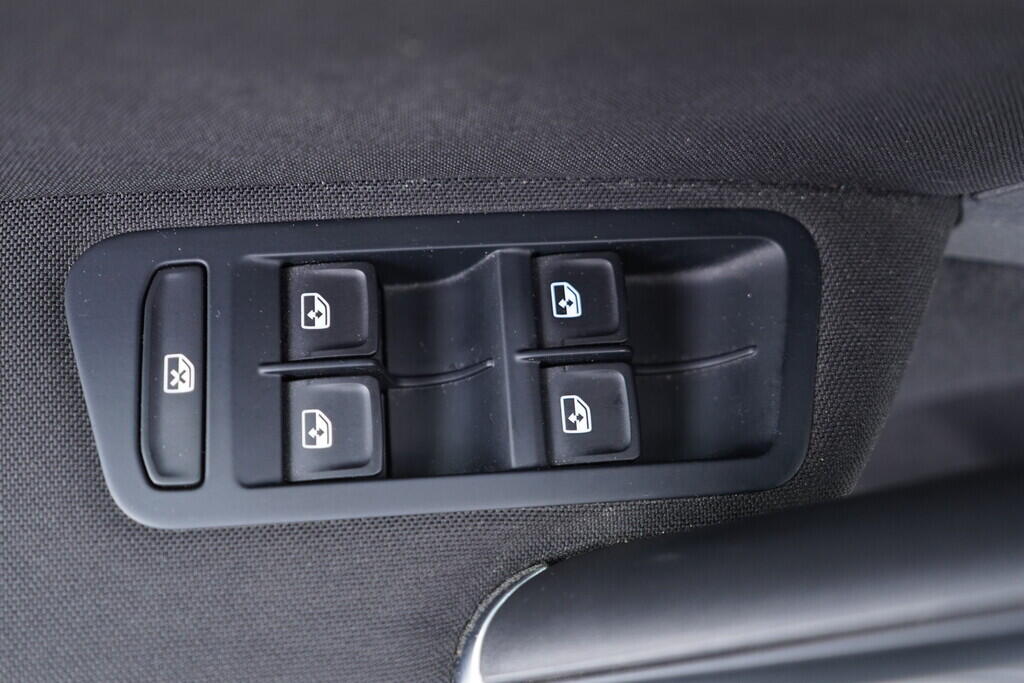 OV190V09486_20.webp_GOLF Comfortline 2.0 TDI 110 kW automat