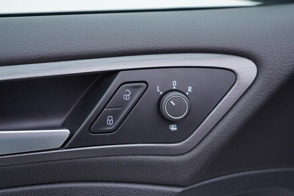 OV190V09486_21.webp_GOLF Comfortline 2.0 TDI 110 kW automat