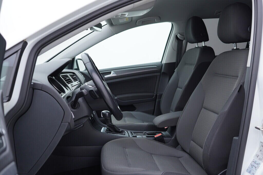 OV190V09486_23.webp_GOLF Comfortline 2.0 TDI 110 kW automat