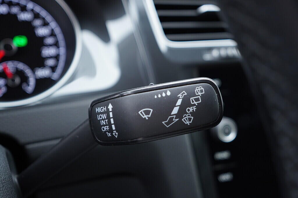 OV190V09486_25.webp_GOLF Comfortline 2.0 TDI 110 kW automat