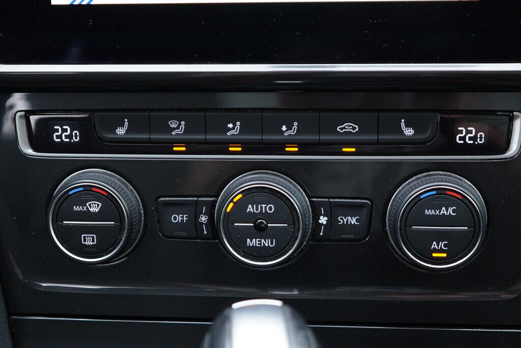 OV190V09486_33.webp_GOLF Comfortline 2.0 TDI 110 kW automat