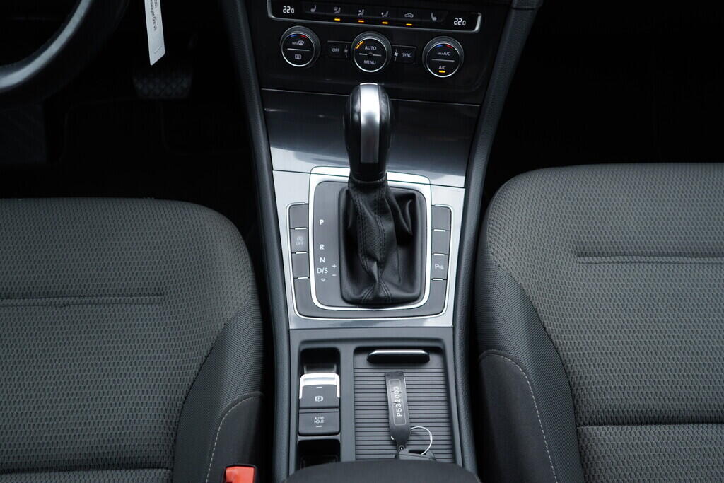 OV190V09486_34.webp_GOLF Comfortline 2.0 TDI 110 kW automat