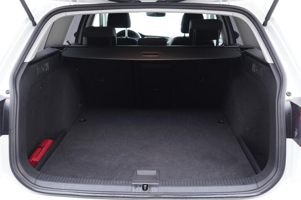 OV190V09486_39.webp_GOLF Comfortline 2.0 TDI 110 kW automat