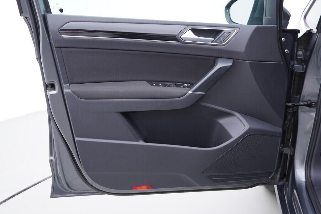 OV190V09487_19.webp_TOURAN Highline 1.4 TSI 110 kW automat