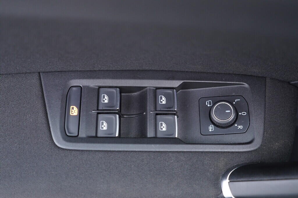 OV190V09487_20.webp_TOURAN Highline 1.4 TSI 110 kW automat