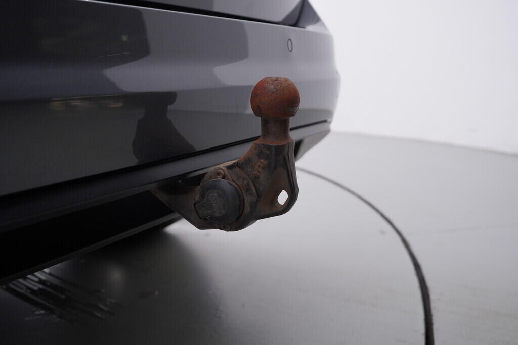 OV190V09487_44.webp_TOURAN Highline 1.4 TSI 110 kW automat