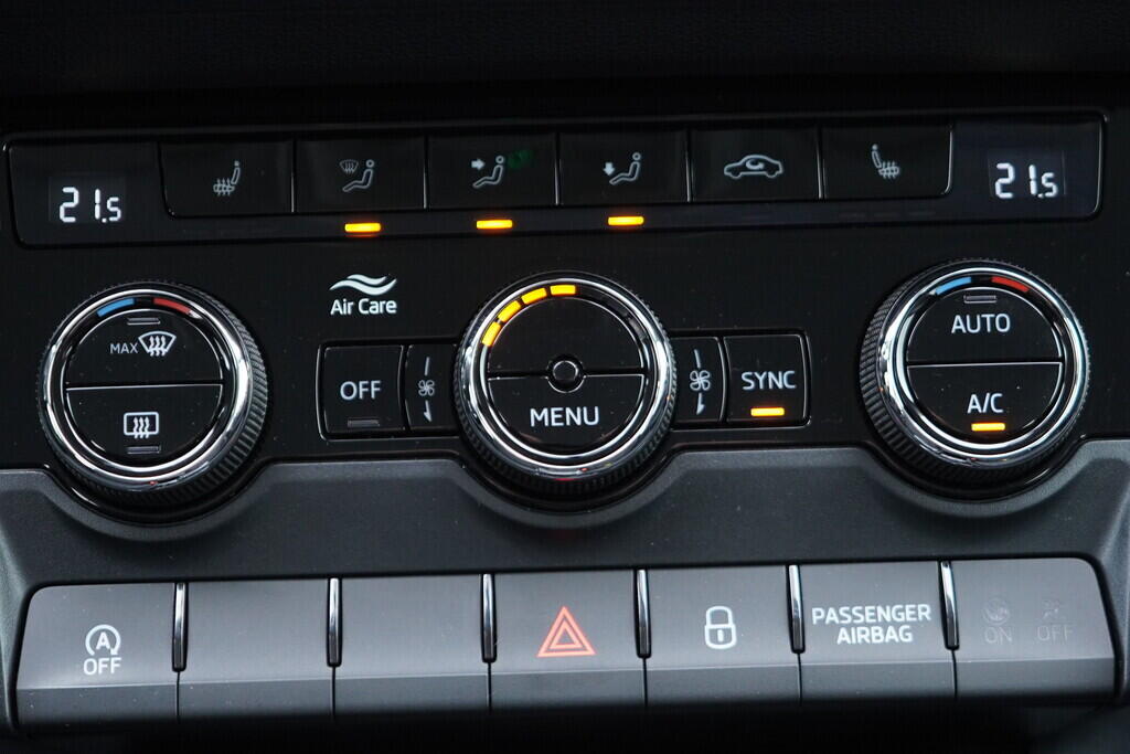 OV190V09491_31.webp_KAROQ Ambition 2.0 TDI 110 kW automat, DPH