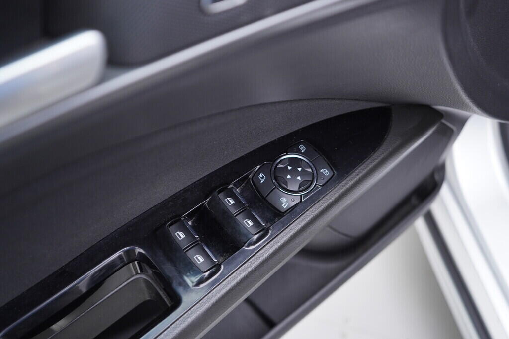 OV190V09493_20.webp_MONDEO Titanium 1.5 EcoBoost 118 kW manuál