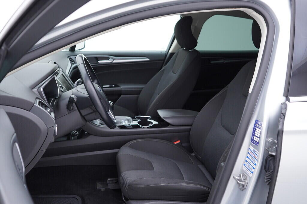 OV190V09493_23.webp_MONDEO Titanium 1.5 EcoBoost 118 kW manuál