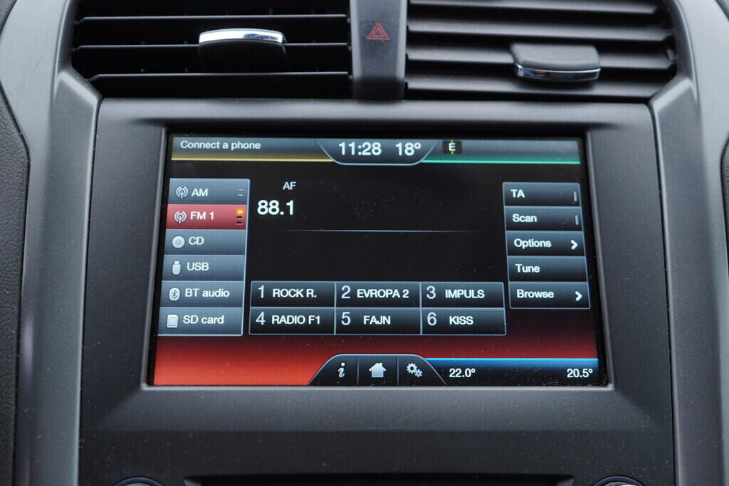 OV190V09493_32.webp_MONDEO Titanium 1.5 EcoBoost 118 kW manuál