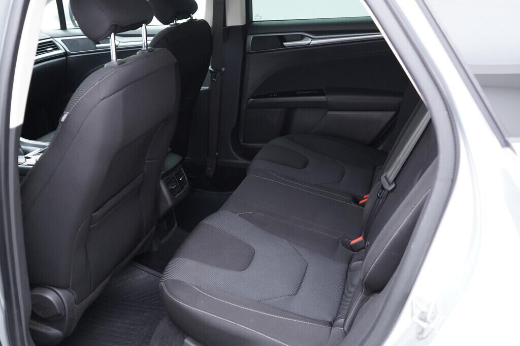 OV190V09493_38.webp_MONDEO Titanium 1.5 EcoBoost 118 kW manuál