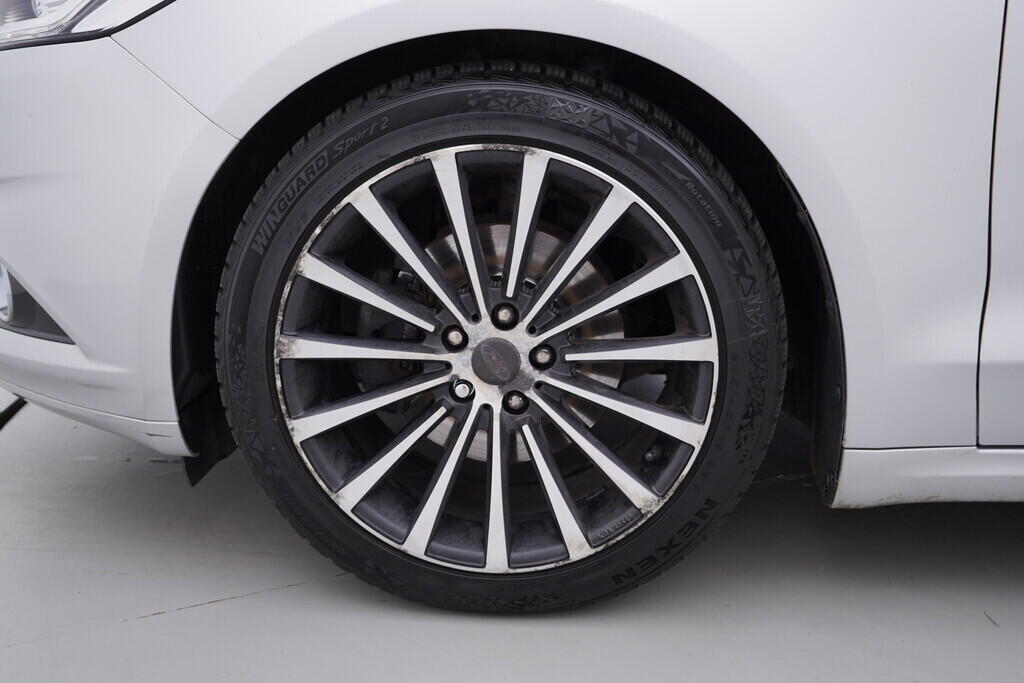 OV190V09493_43.webp_MONDEO Titanium 1.5 EcoBoost 118 kW manuál