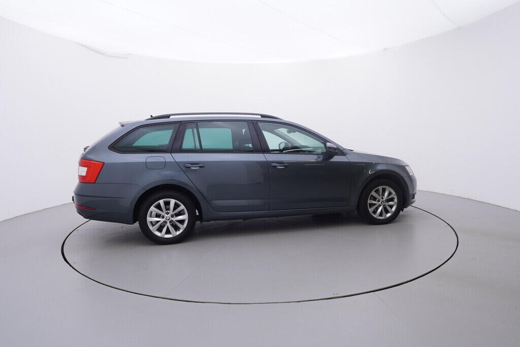 OV190V09496_15.webp_OCTAVIA Bussines 1.4 TSI 110 kW automat