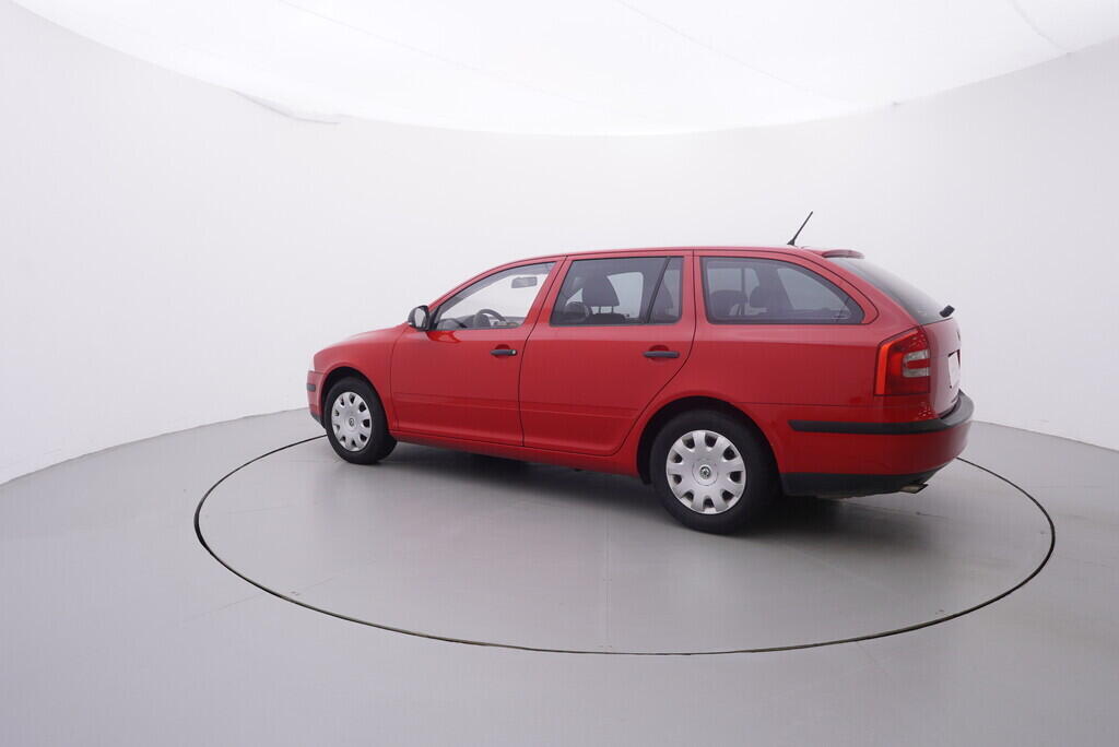 OV190V09498_12.webp_OCTAVIA Ambiente 1.6 MPI 75 kW manuál