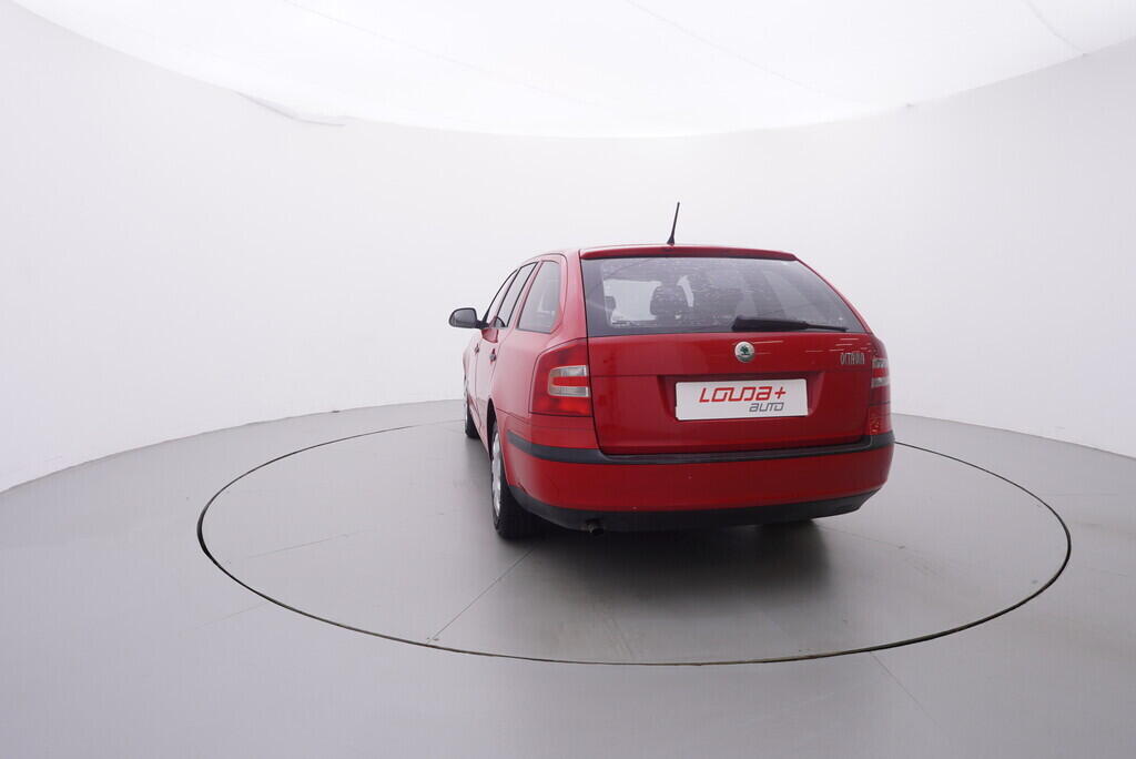 OV190V09498_13.webp_OCTAVIA Ambiente 1.6 MPI 75 kW manuál