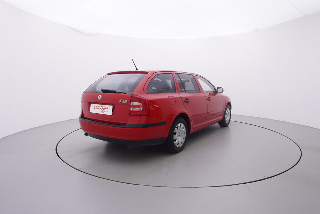 OV190V09498_14.webp_OCTAVIA Ambiente 1.6 MPI 75 kW manuál