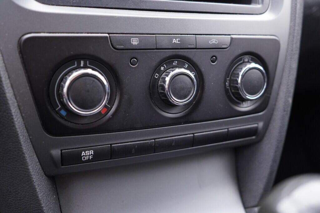 OV190V09498_28.webp_OCTAVIA Ambiente 1.6 MPI 75 kW manuál