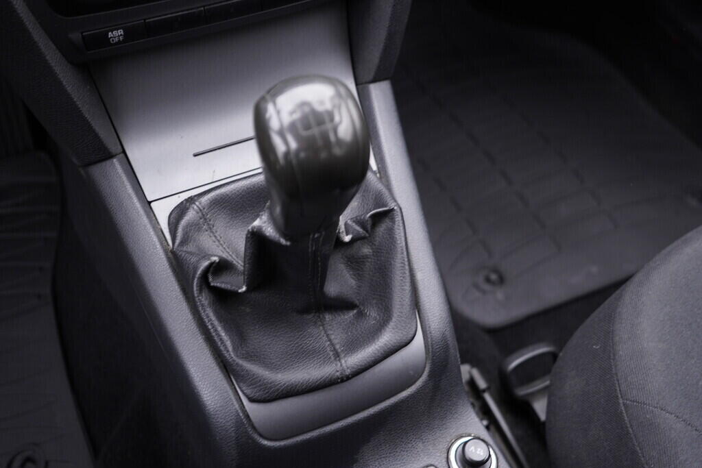 OV190V09498_29.webp_OCTAVIA Ambiente 1.6 MPI 75 kW manuál