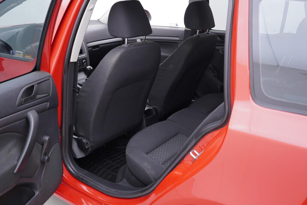 OV190V09498_30.webp_OCTAVIA Ambiente 1.6 MPI 75 kW manuál