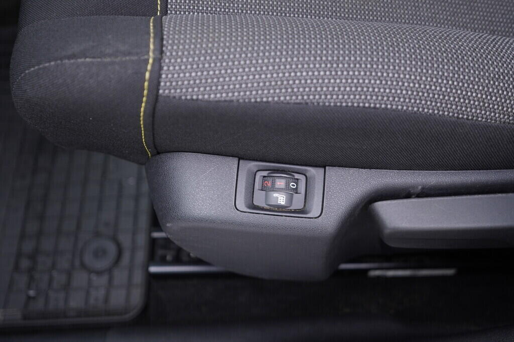 OV190V09499_22.webp_C3  1.2 PureTech  61 kW manuál