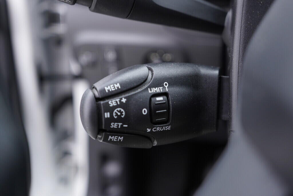 OV190V09499_25.webp_C3  1.2 PureTech  61 kW manuál