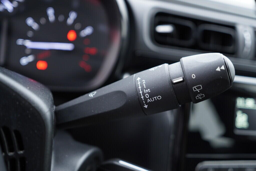 OV190V09499_26.webp_C3  1.2 PureTech  61 kW manuál