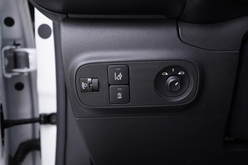 OV190V09499_29.webp_C3  1.2 PureTech  61 kW manuál