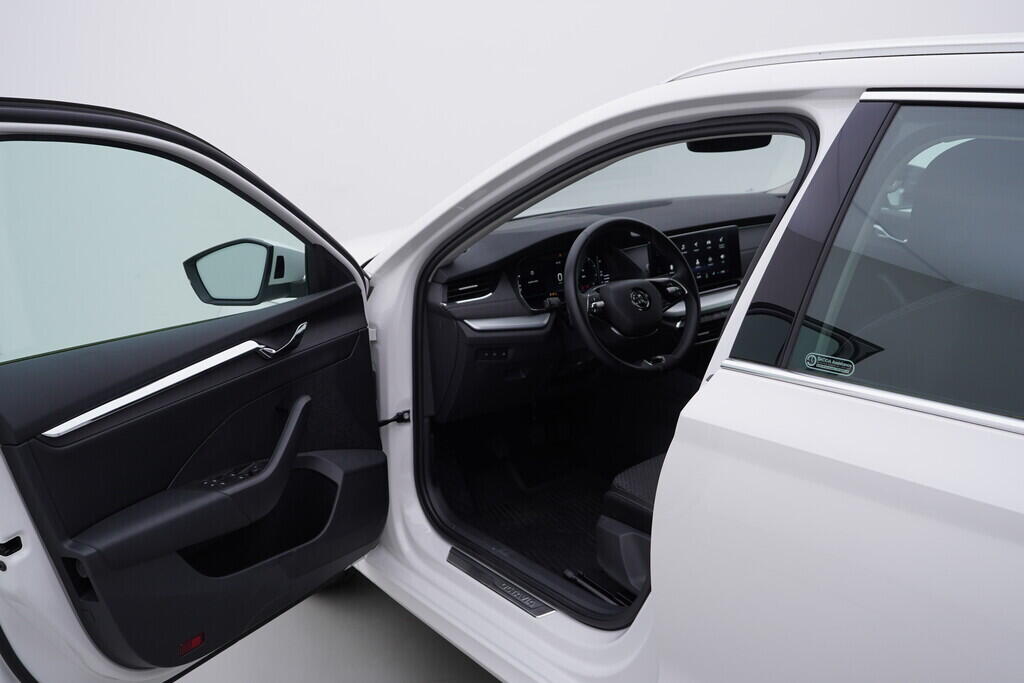 OV190V09502_18.webp_OCTAVIA Style 1.5 TSI 110 kW manuál, DPH