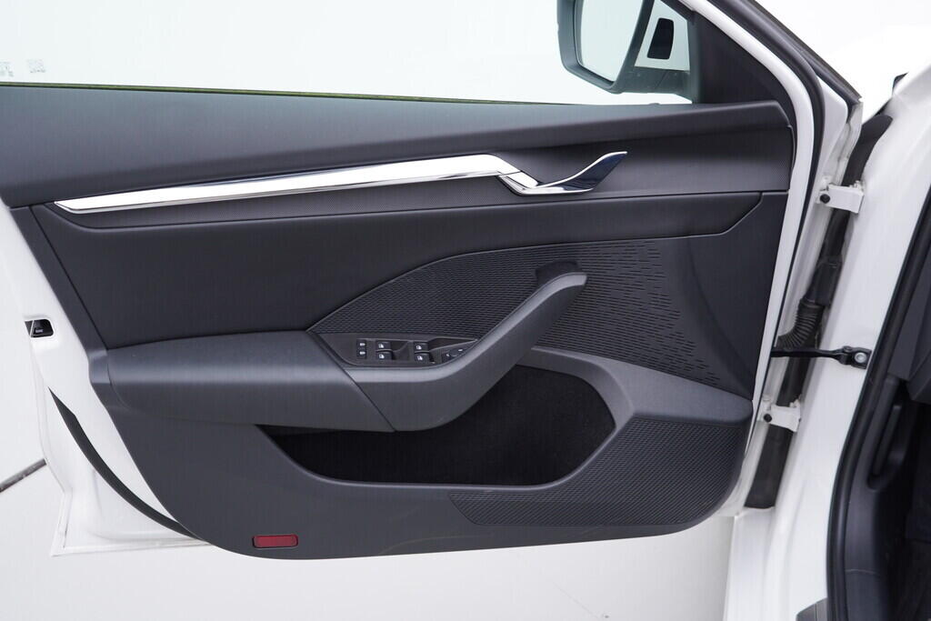 OV190V09502_19.webp_OCTAVIA Style 1.5 TSI 110 kW manuál, DPH