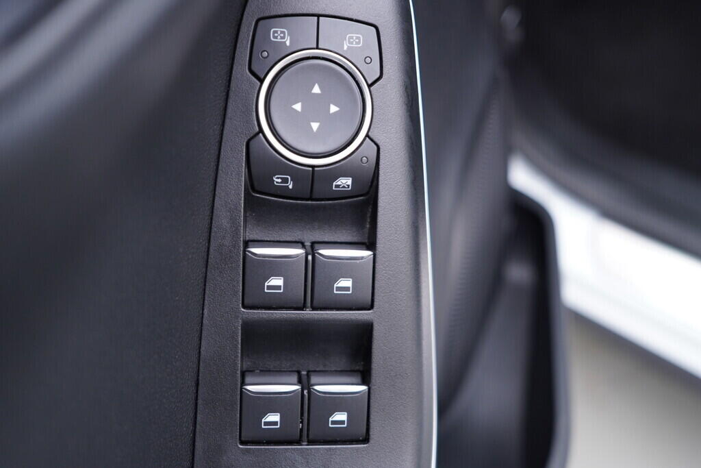 OV190V09505_20.webp_PUMA ST-Line 1.0  92 kW manuál