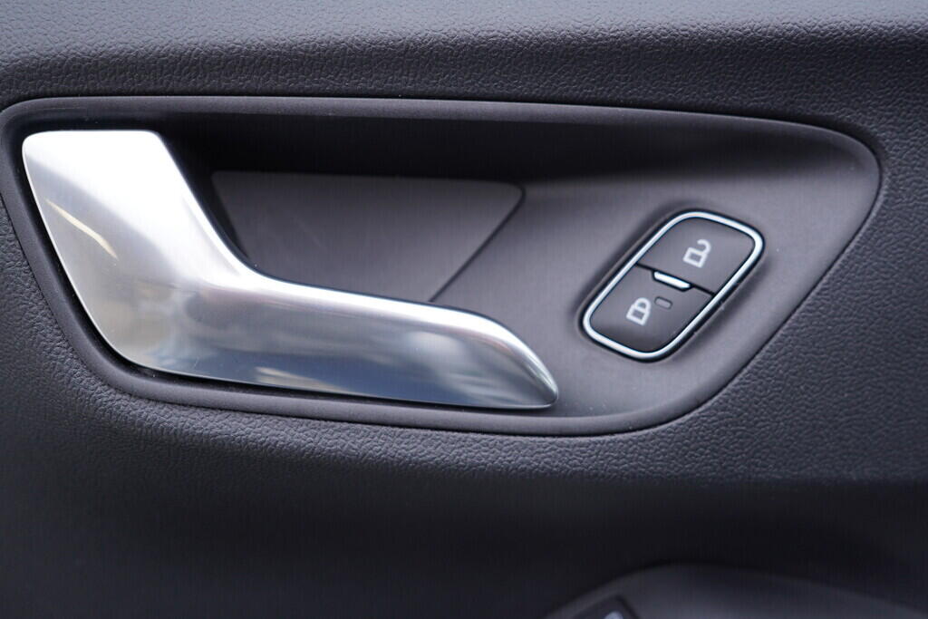 OV190V09505_21.webp_PUMA ST-Line 1.0  92 kW manuál