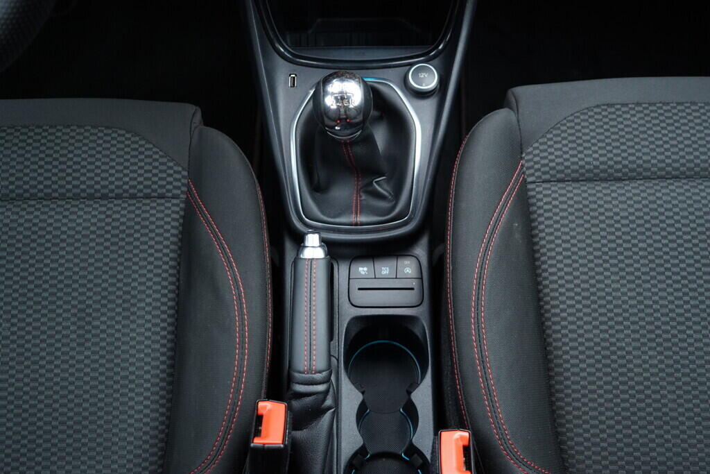 OV190V09505_32.webp_PUMA ST-Line 1.0  92 kW manuál