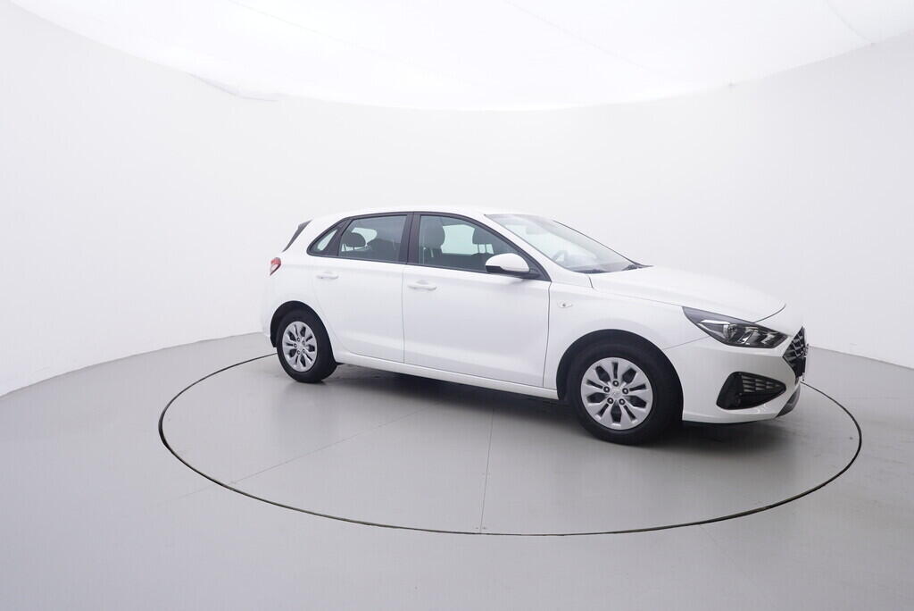 OV190V09506_16.webp_I30 Start Plus 1.5  81 kW manuál