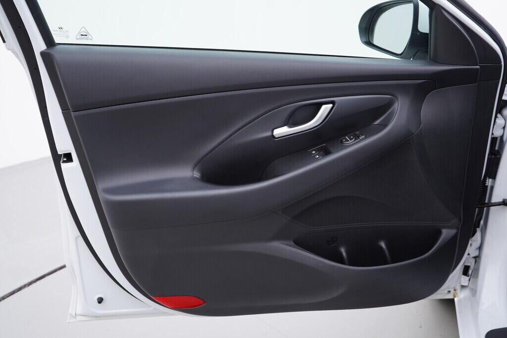 OV190V09506_19.webp_I30 Start Plus 1.5  81 kW manuál