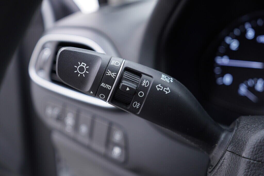 OV190V09506_23.webp_I30 Start Plus 1.5  81 kW manuál