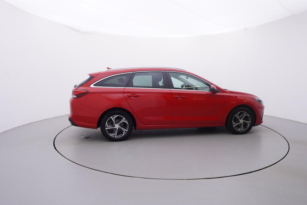 OV190V09507_15.webp_I30 Family Smart 1.0  88 kW manuál