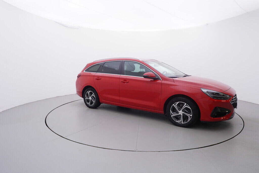 OV190V09507_16.webp_I30 Family Smart 1.0  88 kW manuál