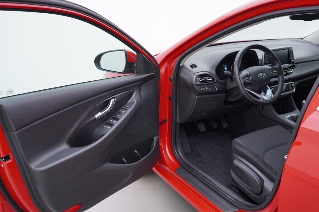 OV190V09507_18.webp_I30 Family Smart 1.0  88 kW manuál