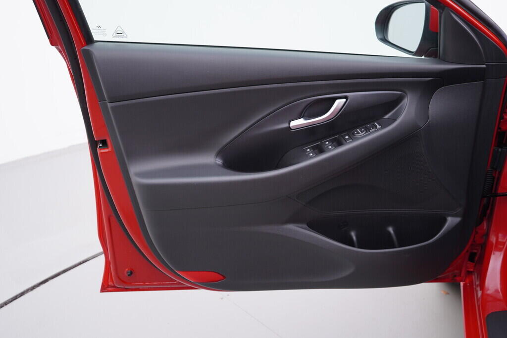 OV190V09507_19.webp_I30 Family Smart 1.0  88 kW manuál